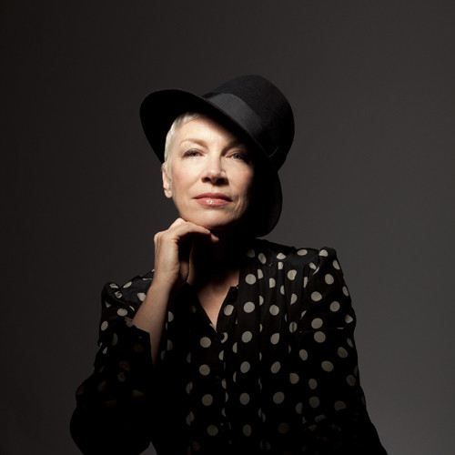Accords et paroles Walking On The Broken Glass Annie Lennox