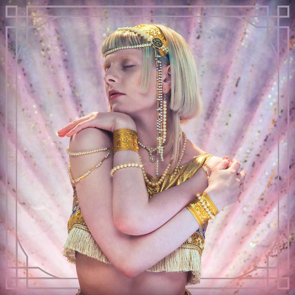 Accords et paroles Exist For Love Aurora