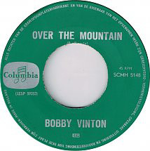 Accords et paroles Over The Mountain Across The Sea Bobby Vinton