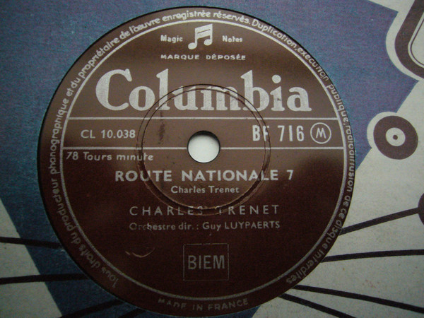 Accords et paroles A la porte du garage Charles Trenet