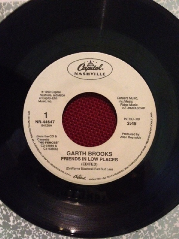 Accords et paroles Nobody Gets Off In This Town Garth Brooks