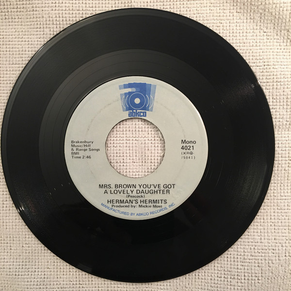 Accords et paroles Mrs. Brown You've Got a Lovely Daughter Herman's Hermits