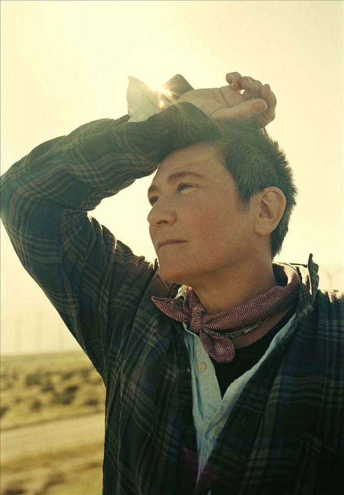 Accords et paroles Surrender Tomorrow Never Dies K.D. Lang