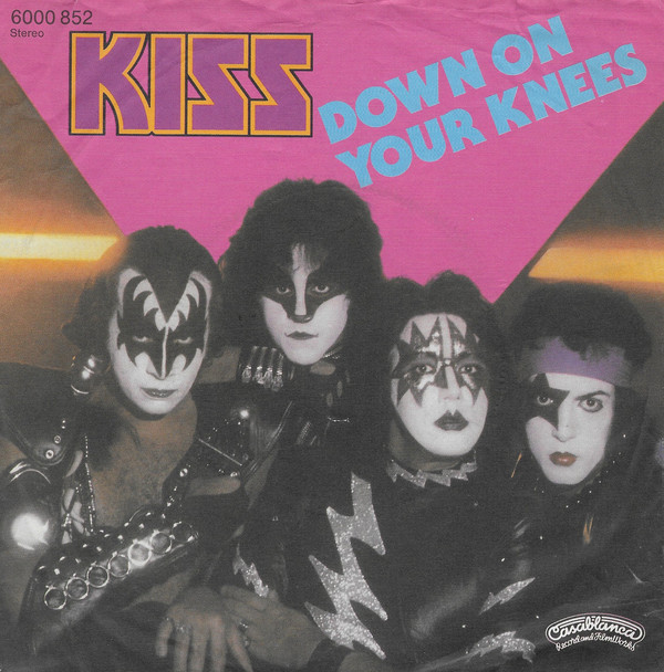 Accords et paroles Down On Your Knees Kiss