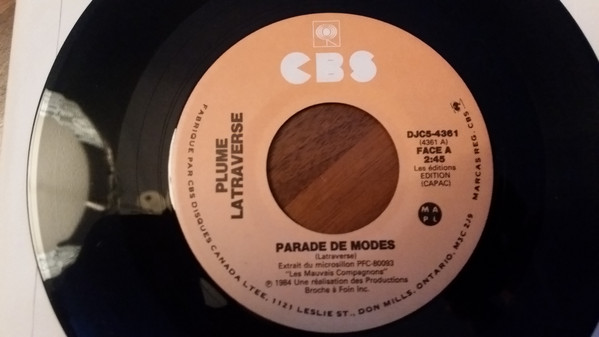 Accords et paroles Parade de mode Plume Latraverse