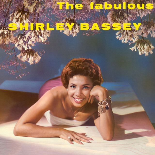 Accords et paroles April In Paris Shirley Bassey