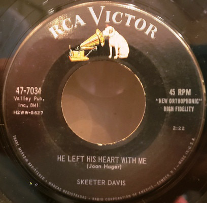 Accords et paroles He Left His Heart With Me Skeeter Davis