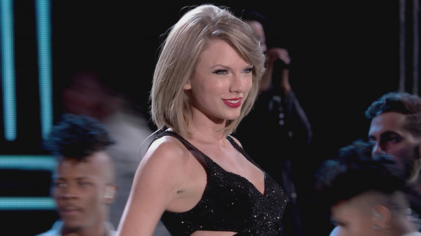 Accords et paroles New Romantics Taylor Swift